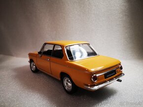 Predám nový kovový model auta BMW 2002 ti , 1:24 - 5