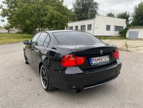 BMW E90 LCI 318d - 5