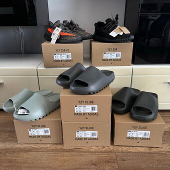 Yeezy pirate black 44 - 5