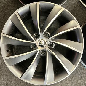 5x112 R18 Original Škoda Pegasus ET 44 - 5