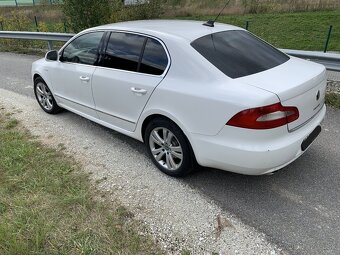 Skoda Superb 2.0 TDI DSG - 5