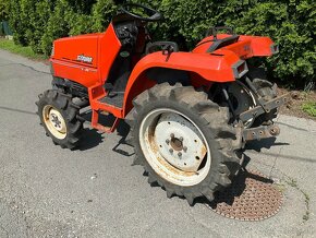 Japonský malotraktor Kubota Saturn X-20, 20Hp - 5