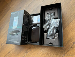 P: Logitech Harmony Touch + Logitech Harmony Hub - 5