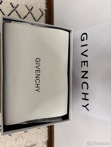 Givenchy - 5