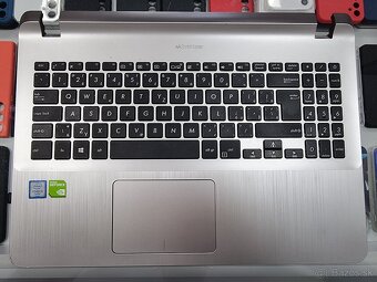 Asus VivoBook 15 X507U - 5