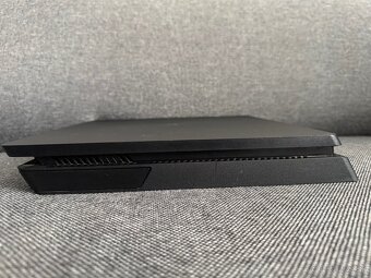 Ps4  500gb + ovládač + 7 hier - 5