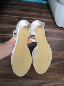 Biele sandale s ligotavymi kamienkami, znacky Westerleigh - 5