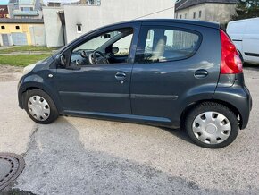 Peugeot 107 1.0i 12V 2007 - 5