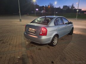 Hyundai Accent - 5