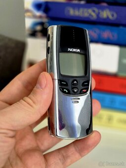 NOKIA 8810 CHROME - TOP STAV + ÚPLNE NOVÁ CHRÓMOVÁ BATERKA - 5