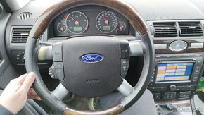 Predám Ford Mondeo MK3 kombi 2.2 TDCi - 5