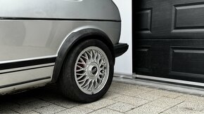 Volkswagen Golf 1 GTI 1.8 benzín 1981 - 5