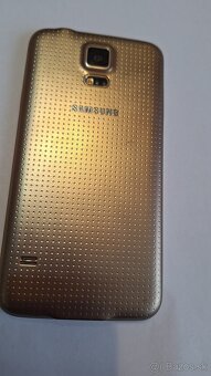 Samsung galaxy S5 zlaty top stav - 5