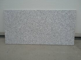 Predám opracovanú žulu - granit 30x60 cm - 5