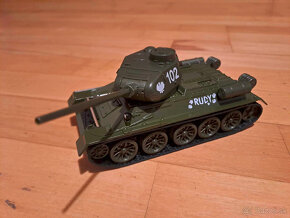 Tank T-34-85 1:43 (Štyria tankisti a pes) - 5