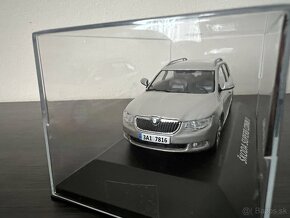 Skoda Superb Combi II 1:43 - 5