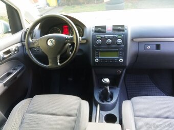 Volkswagen Touran 2,0TDi - 5