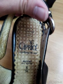 Dámske čierne kožené sandále Caprice č.39 - 5