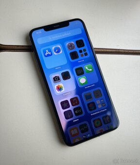 iPhone 11 Pro max 64GB so 100% batériou - 5