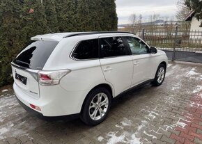 Mitsubishi Outlander 2,3 DI-D , 4x4 , 7 Míst kůže nafta - 5