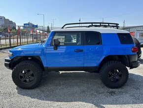 Toyota FJ Cruiser - 5