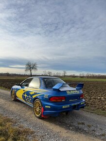 SUBARU IMPREZA GT GC8 - 5