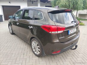 Kia Carens - 5