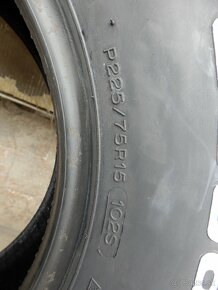 Predam pneumatyky z Jeeo cheroky 225/75 R15 - 5