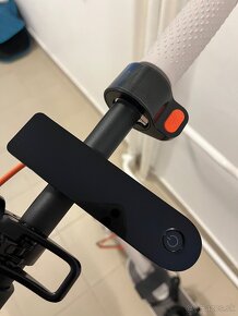 XIAOMI MI ELECTRIC SCOOTER 3 SIVÁ E-KOLOBEŽKA - 5