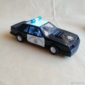 Bburago Ford Mustang - 5