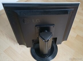 LCD monitor zn. LG Flatron - 5