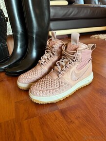 Nike, Hunter, Guess, Geox - 5