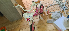 Detký ružový bicykel s pomocnými koleskami Mirella - 5
