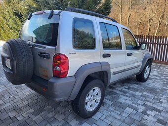 Jeep Cherokee 2.5    4x4 - 5