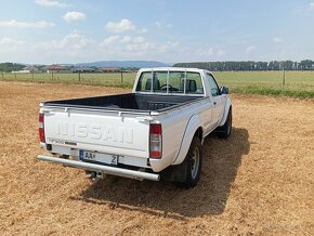 Nissan Navara 2,5 TDi 4x4 - 5