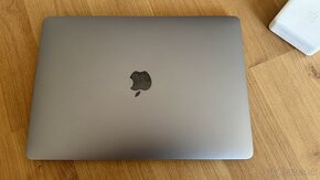 MacBook Pro 13 2019 256 GB + nabijecka - 5