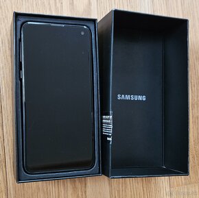 Samsung Galaxy S10e 128GB/6GB Dual SIM - 5