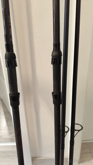 Sonik DominatorX 3,9m 3,5 lbs (2ks udice,pruty,dvojdielne) - 5
