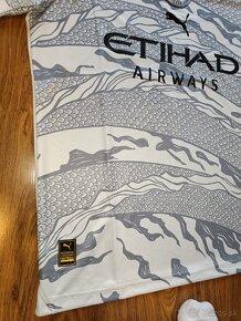 Manchester City Year of the dragon jersey - 5