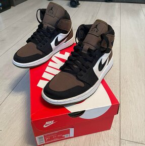 Nike Air Jordan 1 Mid Olive Toe - 5