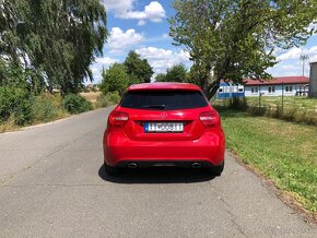 Mercedes Benz A180 2015 Urban Benzín Automat 90kW 1595cm3 - 5