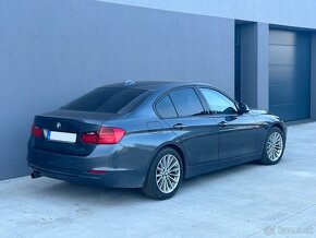 ROZPREDÁM BMW F30 320i na diely - 5