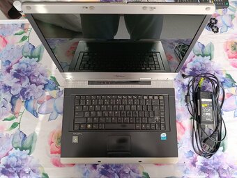 Fujitsu Siemens Amilo Pro V3515 - 5