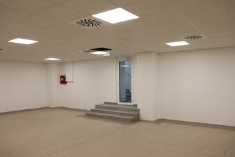 Štýlový a moderný priestor na prenájom v centre Levíc – ideá - 5