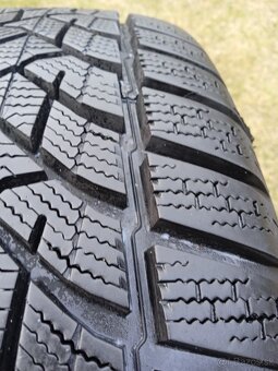 215/60 r16 zimné pneu.8 mm  DOT.4523 - 5