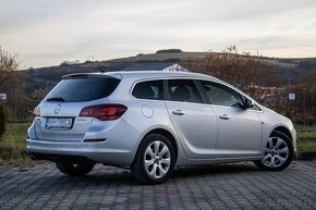 Opel Astra Sport Tourer 2.0 - 5