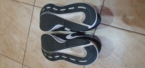 Nike run swift 3 pánske 9.5 krátko používané - 5