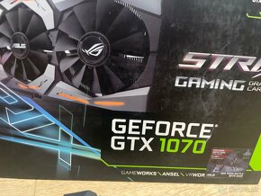 ASUS Strix GTX 1070 8Gb GAMING - 5