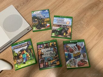 Predám Xbox One S 1TB - 5