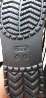 Predám nové šľapky CROCS, modré a čierne.veľkosť 45. - 5